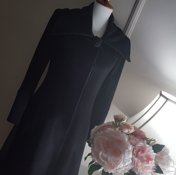 Cinzia Rocca Jackets & Blazers - Cinzia Rocca coat in superfine lux wool Sz 2